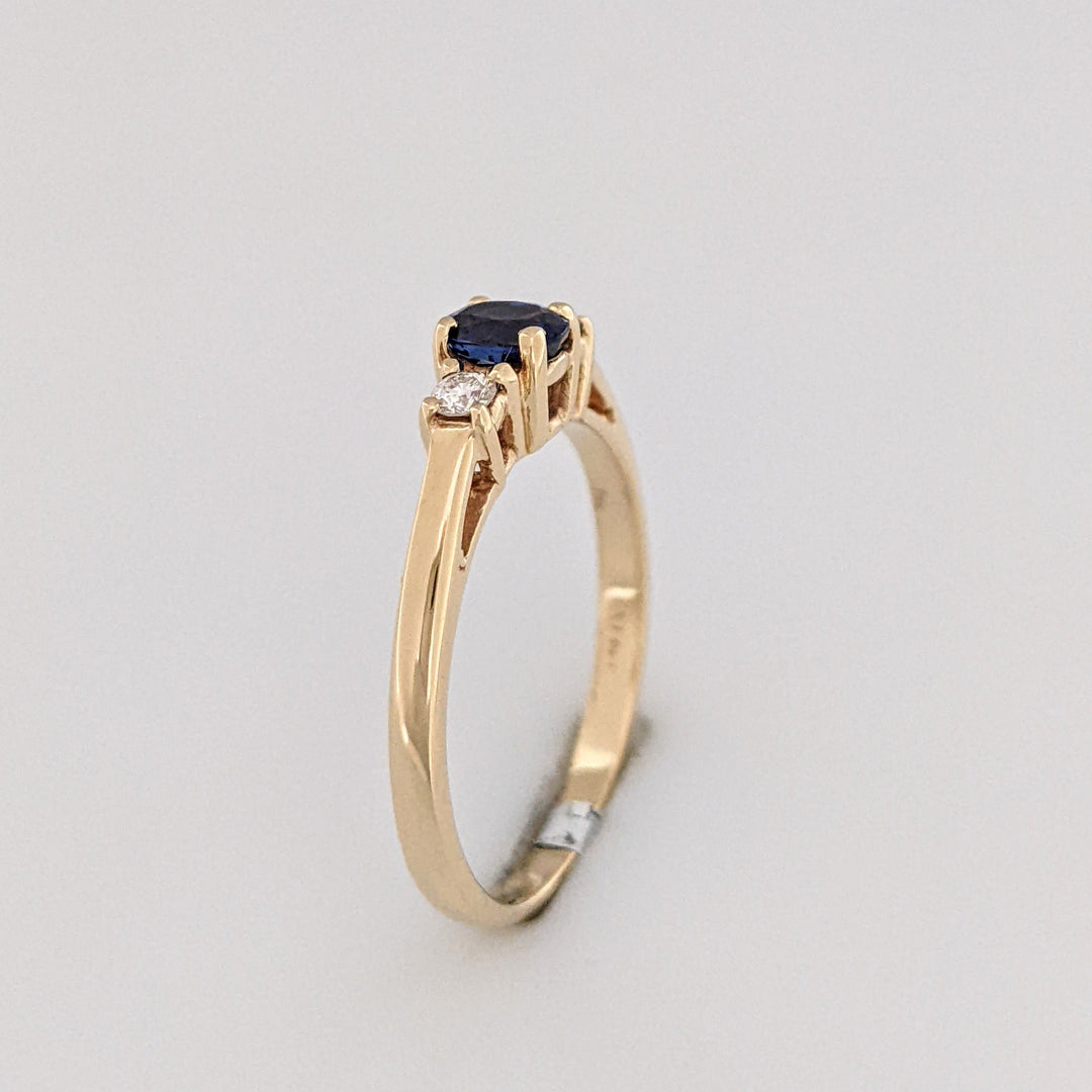 14K SAPPHIRE "A" OVAL WITH .12DTW (2) ESTATE RING 2.2 GRAMS