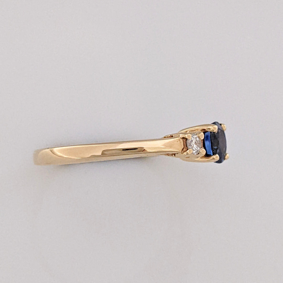 14K SAPPHIRE "A" OVAL WITH .12DTW (2) ESTATE RING 2.2 GRAMS