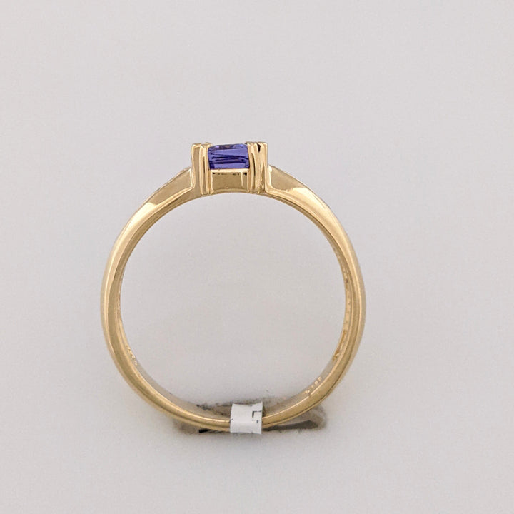 14K TANZANITE EMERALD CUT 4X6 WITH (6) MELEE ESTATE RING 3.1 GRAMS