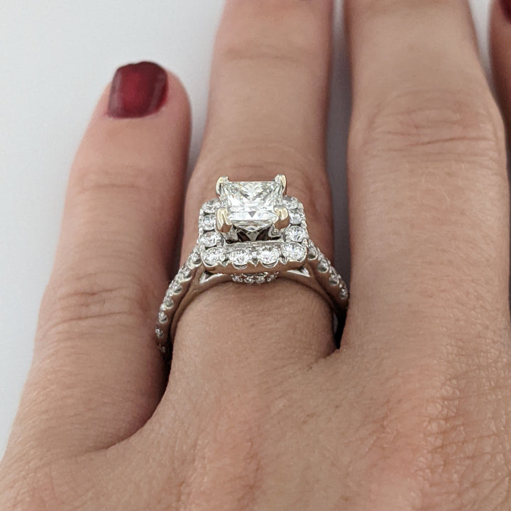 14KW 2.23 CARAT TOTAL WEIGHT SI2 I DIAMOND PRINCESS CUT WITH (52) ROUND HALO ESTATE RING 5.1 GRAMS