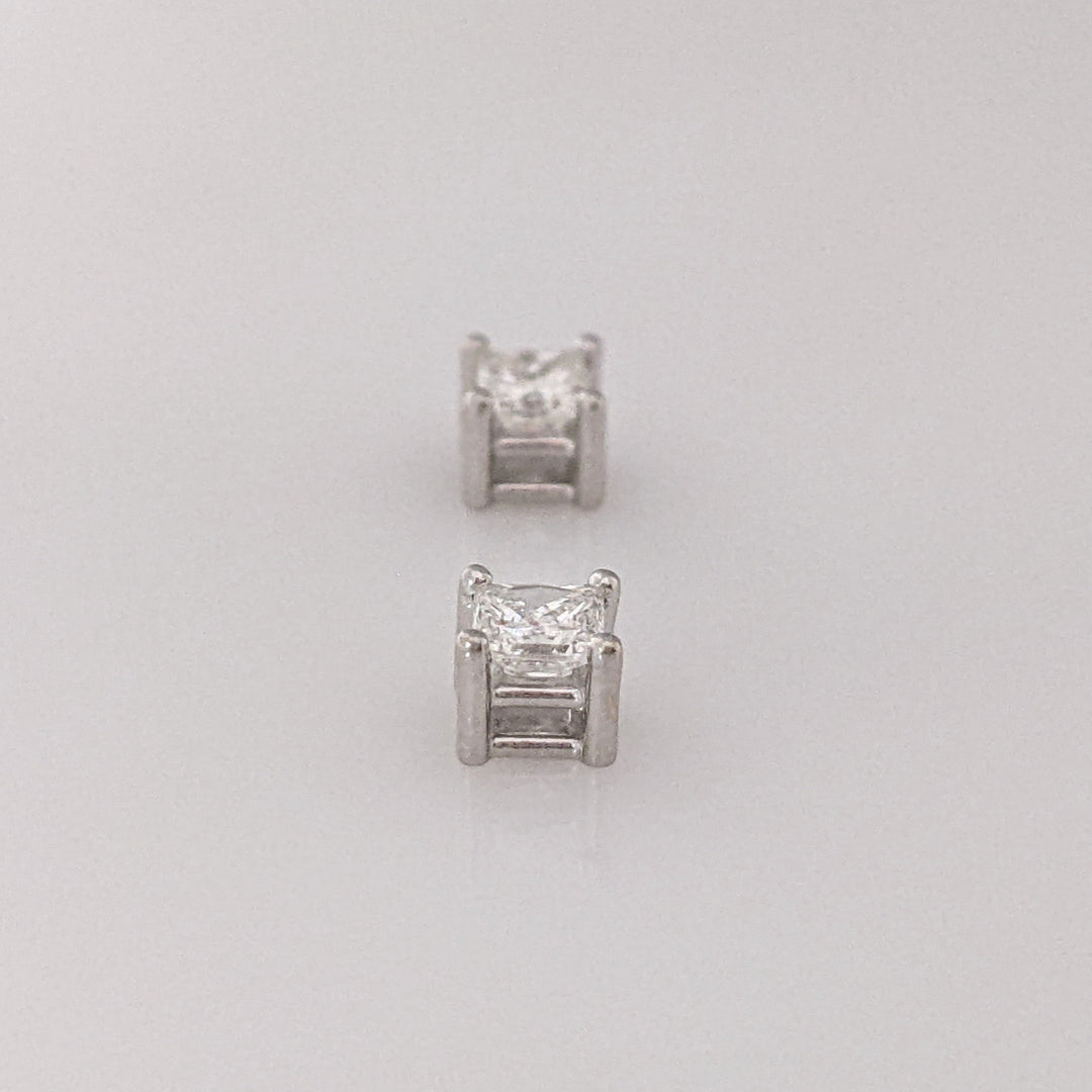 14K WHITE .34CTW SI1-SI2 G- H DIAMOND PRINCESS CUT (2) ESTATE EARRINGS 0.9 GRAMS