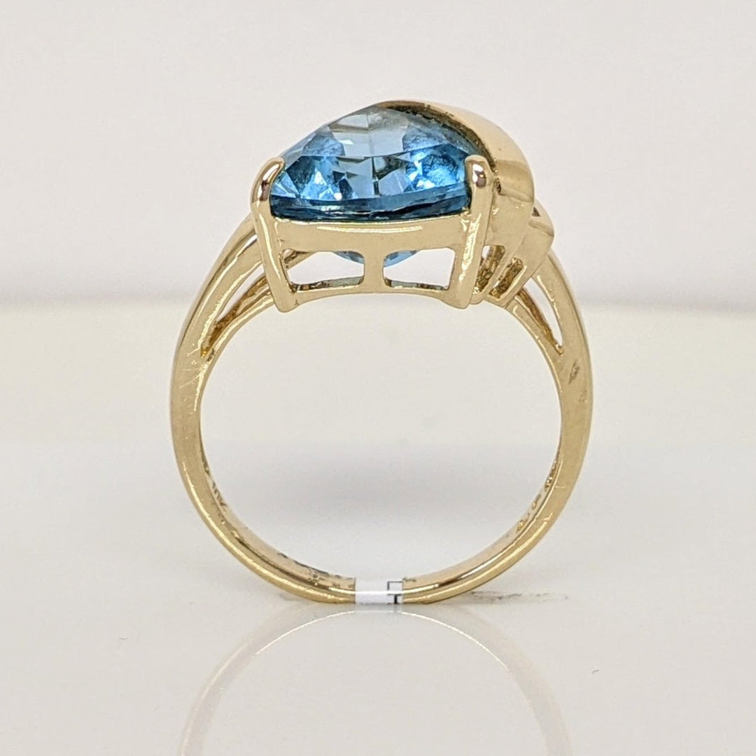 10K BLUE TOPAZ TRILLION 10MM WITH (3) MELEE ESTATE RING 4.0 GRAMS