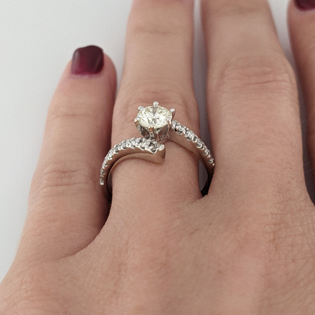 14K WHITE .95 CARAT TOTAL WEIGHT VS2 N DIAMOND ROUND (19) BYPASS ESTATE RING 3.5 GRAMS