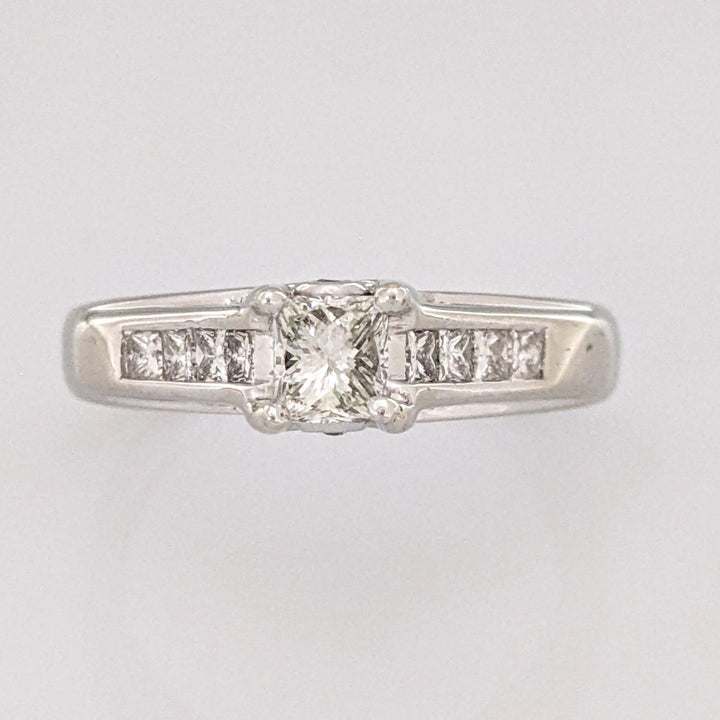 14K WHITE .70 CARAT TOTAL WEIGHT VS2 I DIAMOND PRINCEESS CUT (9) ROUND (2) ESTATE DIAMOND RING 4.6 GRAMS