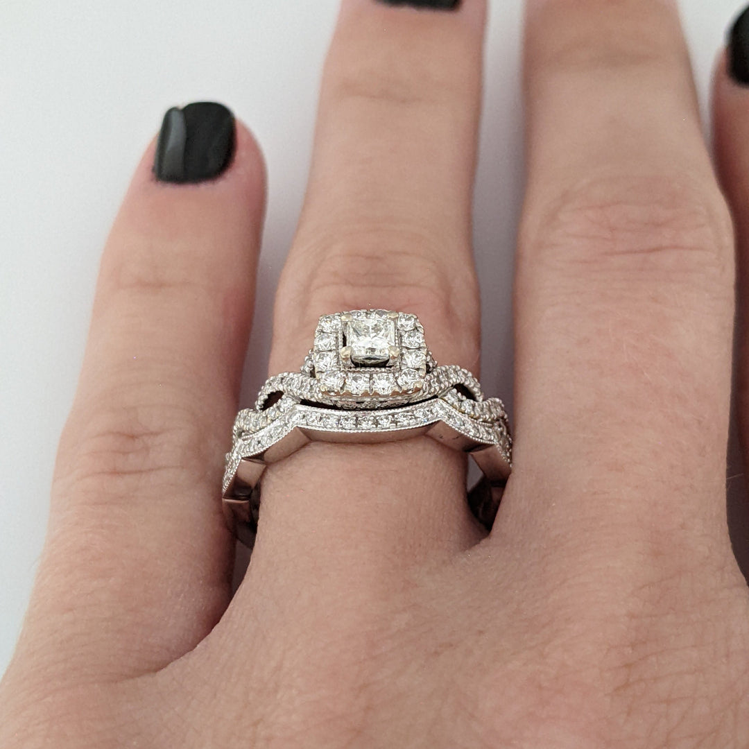 14K WHITE .85CTW SI2 I DIAMOND PRINCESSS CUT (1) ROUND (109) ESTATE RING/ BAND SET 7.5 GRAMS