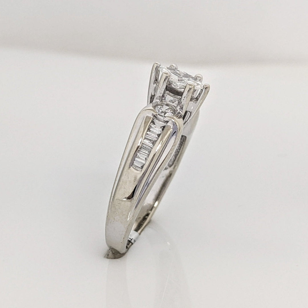 14K WHITE .62CTW I1 H DIAMOND MARQUISE (1) ROUND (2) BAGUETTE (12) ESTATE RING 4.5 GRAMS