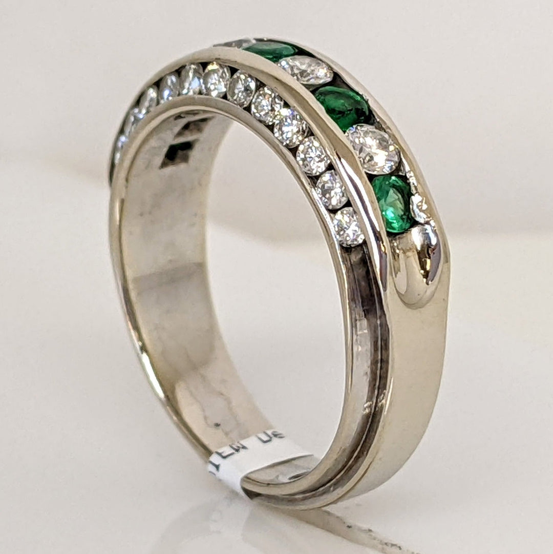 14K WHITE .76CTW I1 G DIAMOND ROUND (28) EMERALD (5) ESTATE CHANNEL BAND 4.9 GRAMS