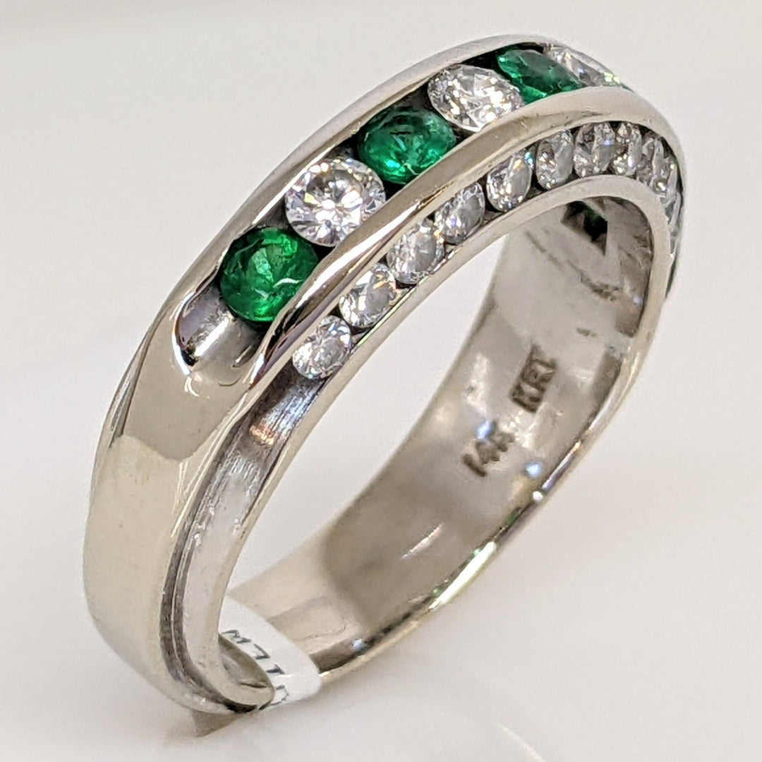 14K WHITE .76CTW I1 G DIAMOND ROUND (28) EMERALD (5) ESTATE CHANNEL BAND 4.9 GRAMS