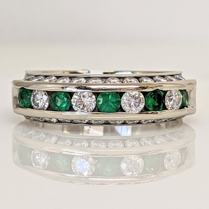 14K WHITE .76CTW I1 G DIAMOND ROUND (28) EMERALD (5) ESTATE CHANNEL BAND 4.9 GRAMS