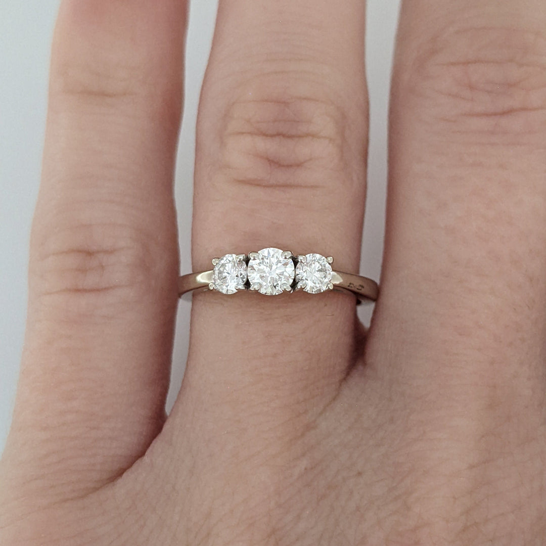 14K .51CTW SI2 I DIAMOND ROUND (3) ESTATE TRINITY RING 2.2 GRAMS