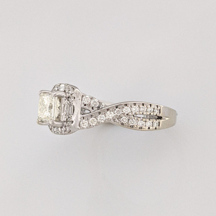 14K WHITE .92CTW SI1 J-L DIAMOND PRINCESS CUT (1) ROUND (46) BAGUETTE/EMERALD CUT (4) ESTATE RING 4.9 GRAMS