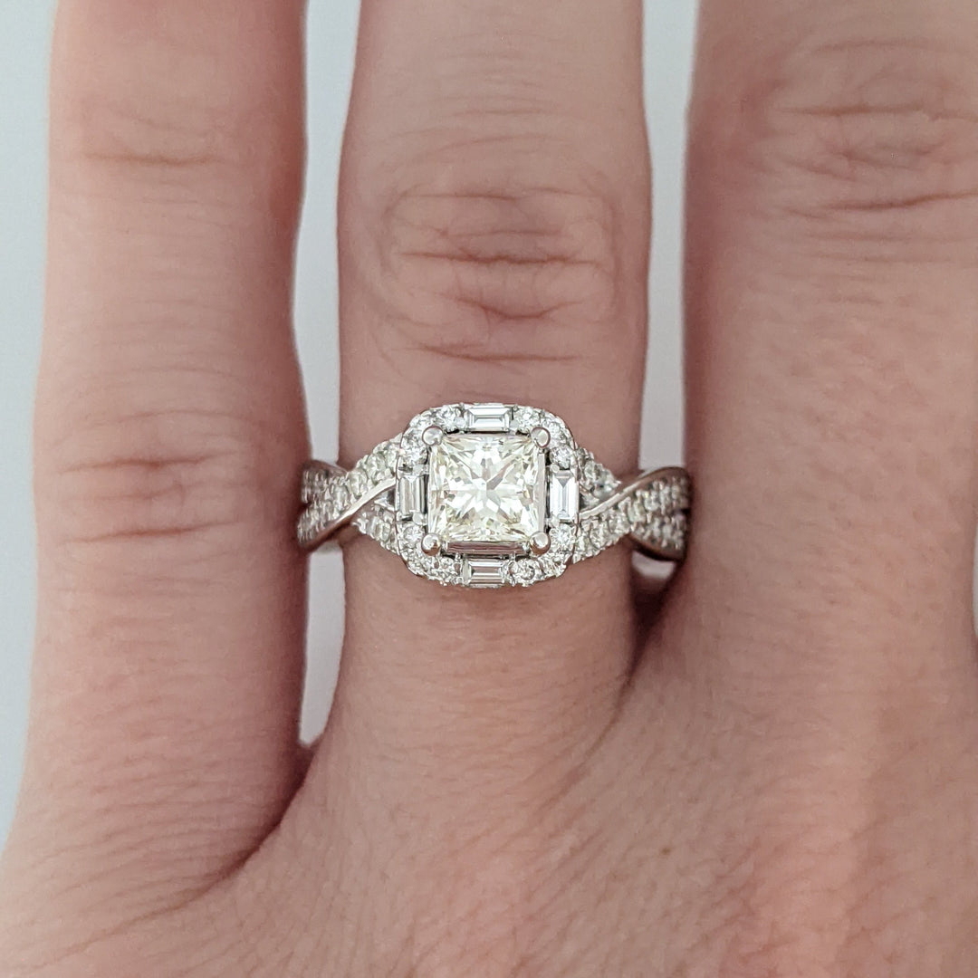 14K WHITE .92CTW SI1 J-L DIAMOND PRINCESS CUT (1) ROUND (46) BAGUETTE/EMERALD CUT (4) ESTATE RING 4.9 GRAMS