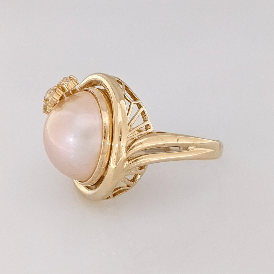 14K PEARL ROUND 14MM WITH (3) MELEE SWIRL TOP ESTATE RING 7.5 GRAMS