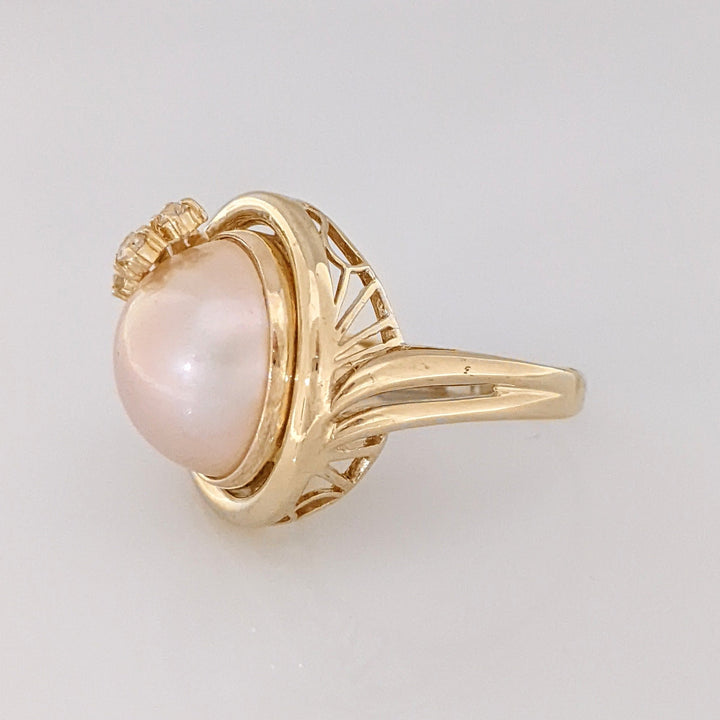 14K PEARL ROUND 14MM WITH (3) MELEE SWIRL TOP ESTATE RING 7.5 GRAMS