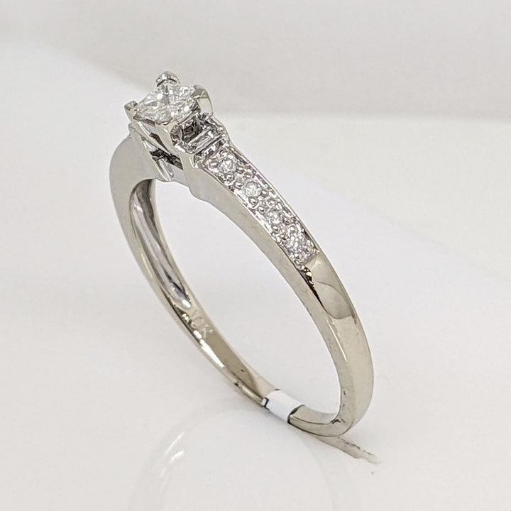 10K WHITE .23CTW I1 H DIAMOND PRINCESS CUT (1) BAGUETTE (2) ROUND (8) ESTATE RING 1.7 GRAMS