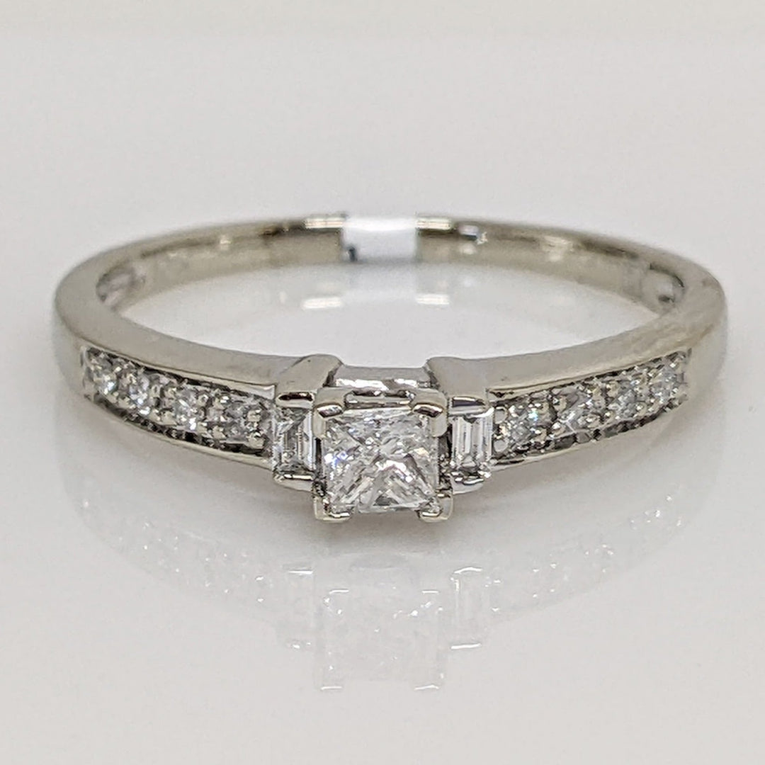 10K WHITE .23 CARAT TOTAL WEIGHT I1 H DIAMOND PRINCESS CUT (1) BAGUETTE (2) ROUND (8) ESTATE RING 1.7 GRAMS