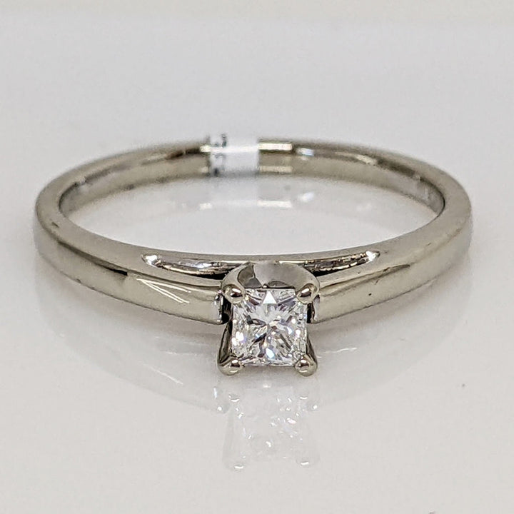 14K WHITE .18CT SI2 H DIAMOND PRINCESS CUT ESTATE RING 2.5 GRAMS