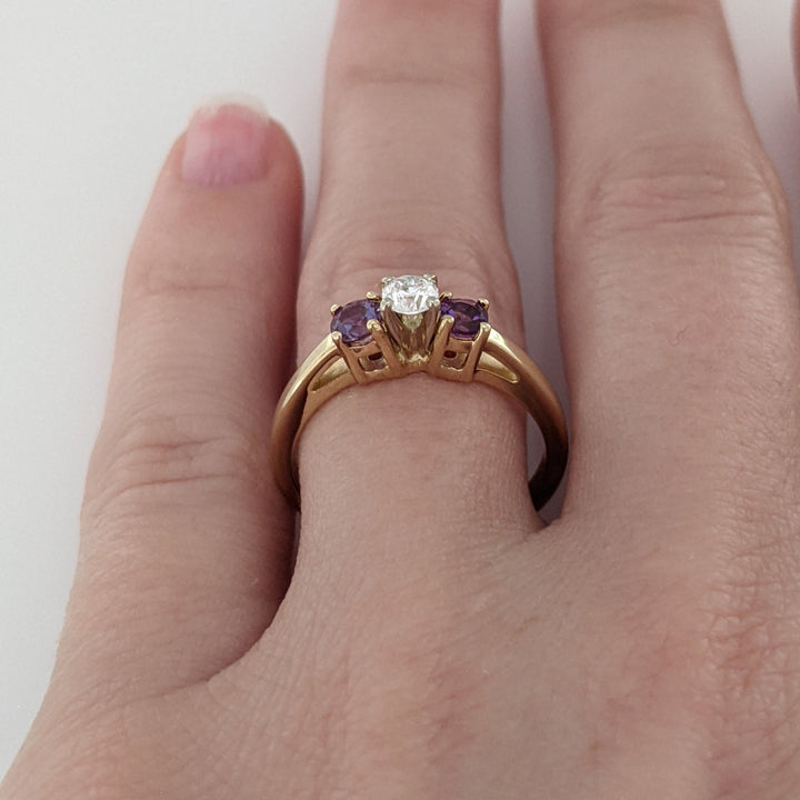 14K .16CT SI1 G DIAMOND ROUND WITH (1) AMETHYST (1) ALEXANDRITE 3.4MM ROUND ESTATE RING  2.8 GRAMS