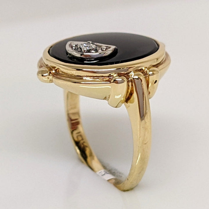 10K ONYX OVAL 11X13 WITH HALF MOON AND MELEE ESTATE RING 3.6 GRAMS