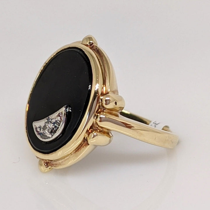 10K ONYX OVAL 11X13 WITH HALF MOON AND MELEE ESTATE RING 3.6 GRAMS