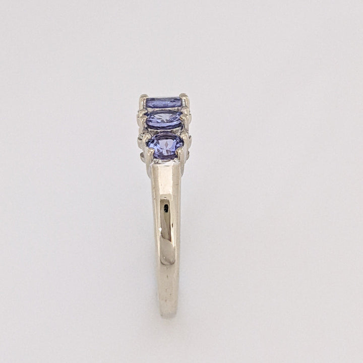 14K WHITE TANZANITE ROUND (5) 4.5MM WITH (8) MELEE ESTATE RING 3.1 GRAMS