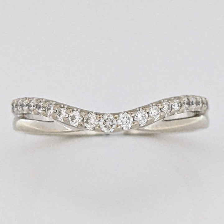 14K WHITE .29CTW SI2 H DIAMOND ROUND (19) CURVED ESTATE BAND 2.8 GRAMS