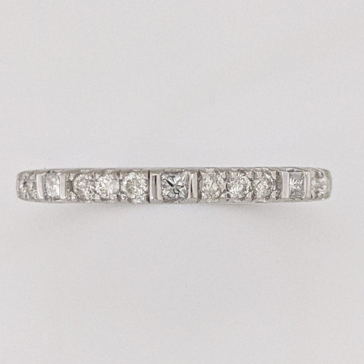 10K .24CTW I1 H DIAMOND ROUND (11) ESTATE BAND 2.1 GRAMS