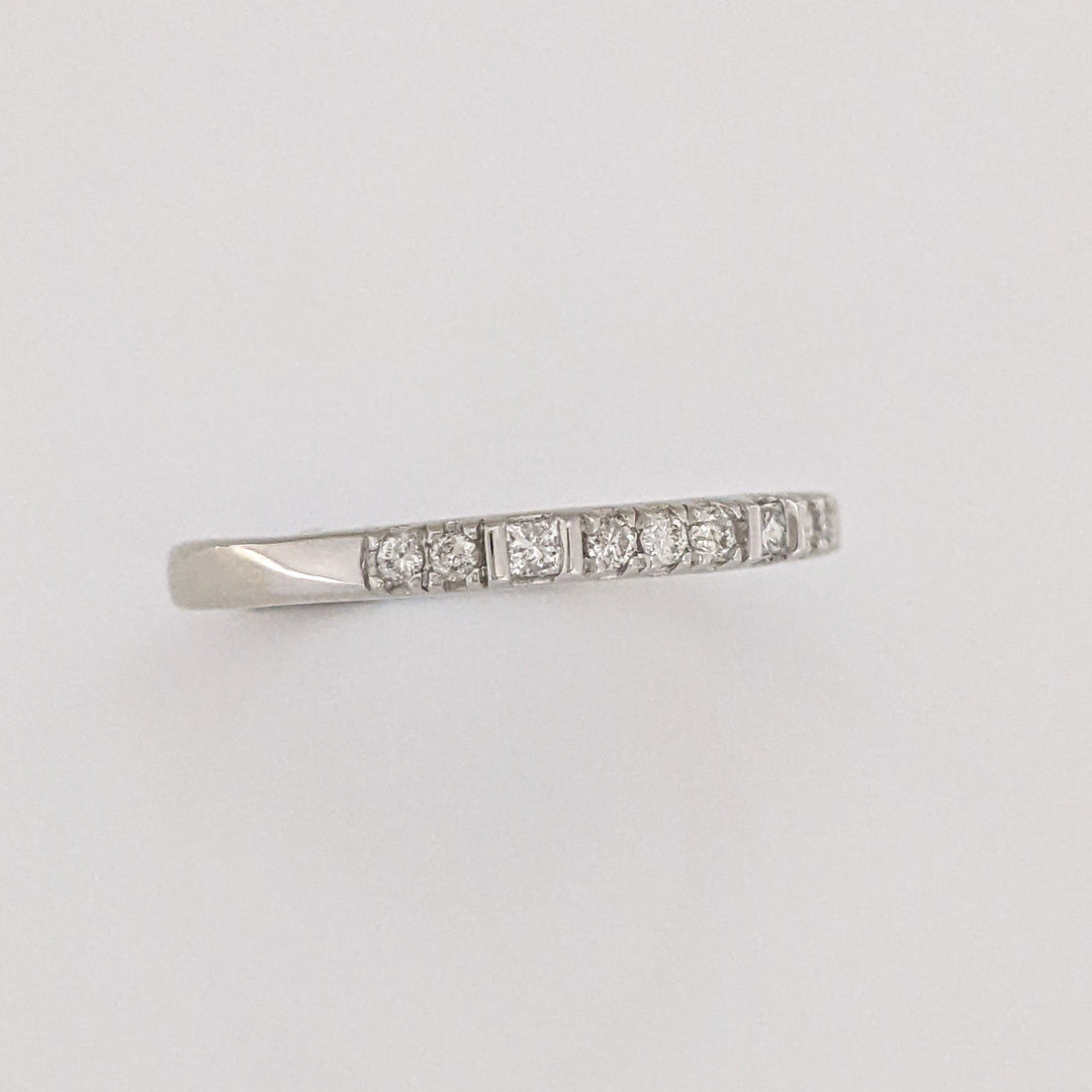 10K .24CTW I1 H DIAMOND ROUND (11) ESTATE BAND 2.1 GRAMS