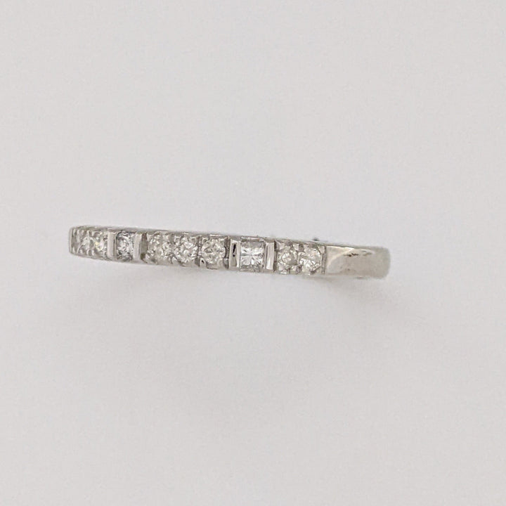 10K .24CTW I1 H DIAMOND ROUND (11) ESTATE BAND 2.1 GRAMS