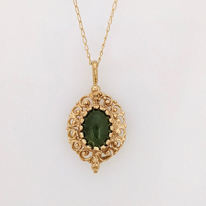 14K JADE OVAL 6X8 WITH GOLD TRIM ESTATE PENDANT & CHAIN 1.9 GRAMS