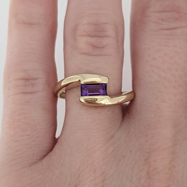 14K AMETHYST EMERALD CUT 3X6MM TENSION BYPASS ESTATE RING 2.1 GRAMS