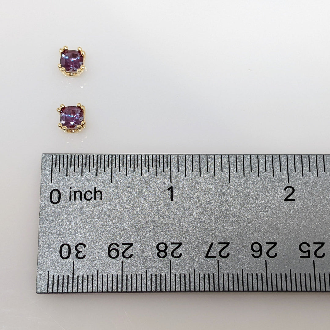 14K CHATHAM ALEXANDRITE CUSHION CUT 5MM DOUBLE PRONG STUD ESTATE EARRINGS 1.4 GRAMS