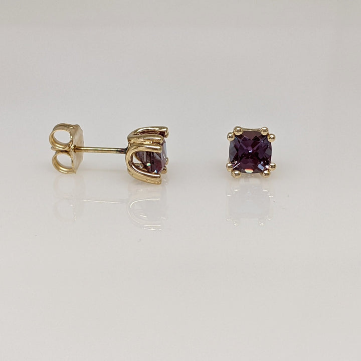 14K CHATHAM ALEXANDRITE CUSHION CUT 5MM DOUBLE PRONG STUD ESTATE EARRINGS 1.4 GRAMS