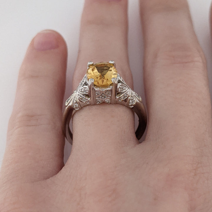 10K WHITE CITRINE OVAL 7X9 WITH MELEE ESTATE RING 3.8 GRAMS