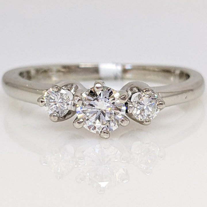 14KW .47 CARAT TOTAL WEIGHT I1 H DIAMOND ROUND (3) TRINITY ESTATE RING 2.6 GRAMS