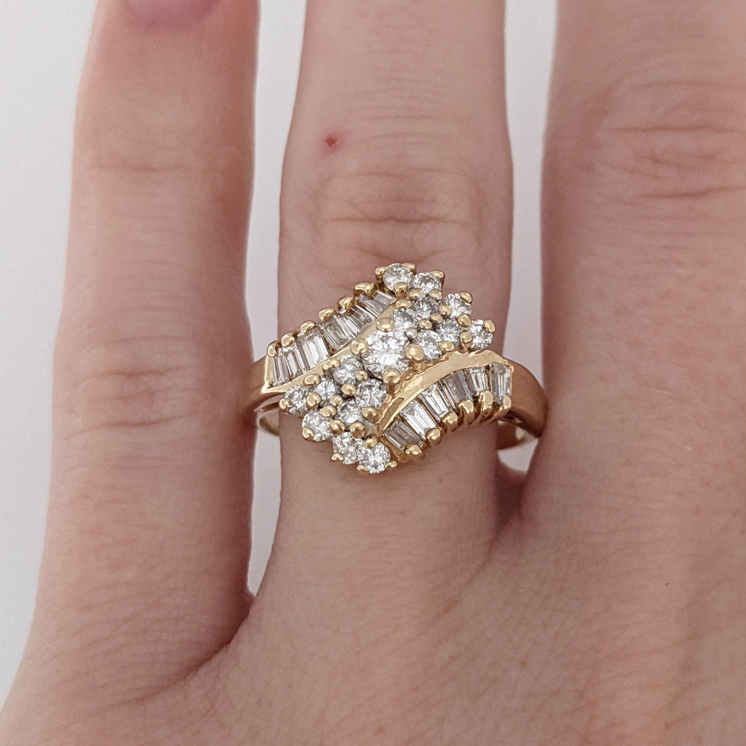 14k .96 CARAT TOTAL WEIGHT SI3 H DIAMOND ROUND (17) BAGUETTE (12) ESTATE RING 4.5 GRAMS