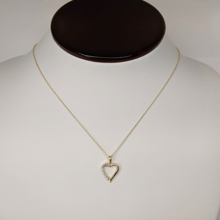 14K .11CTW I1 I DIAMOND ROUND (7) ESTATE HEART PENDANT & CHAIN 2.0 GRAMS