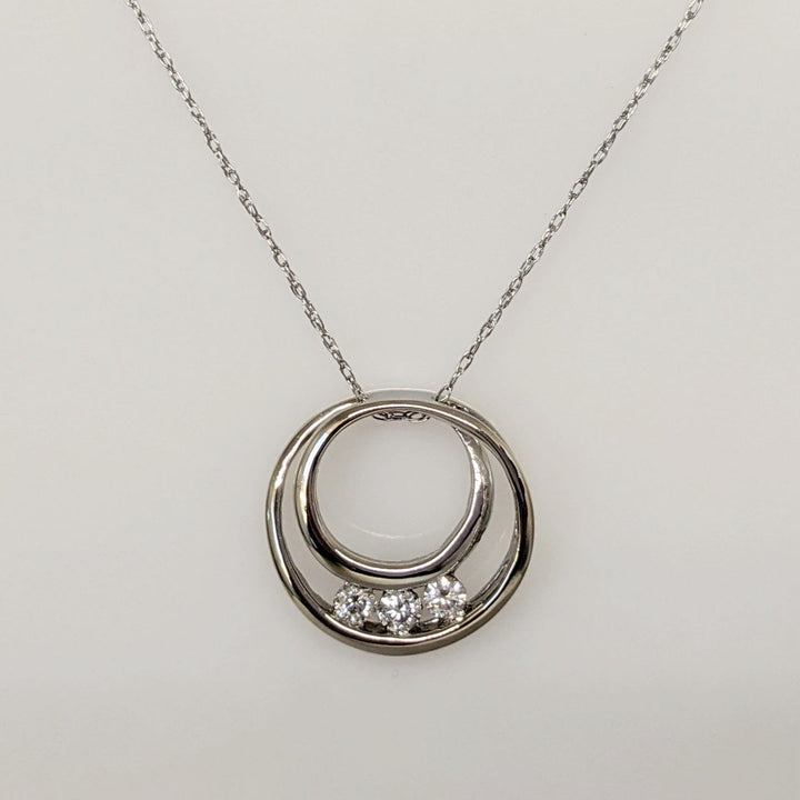 14K WHITE .15CTW SI2 I DIAMOND ROUND (3) SWIRL CIRCLE ESTATE PENDANT & CHAIN 2.0 GRAMS