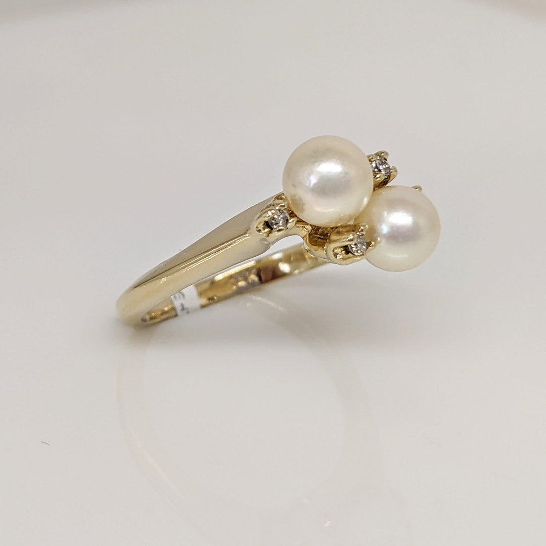 14K PEARL ROUND (2) 5.5MM WITH (4) MELEE BYPASS ESTATE RING 3.6 GRAMS