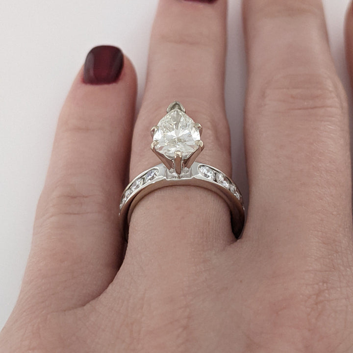 14K WHITE 2.39 CARAT TOTAL WEIGHT I1 K DIAMOND PEAR WITH (10) ROUND CHANNEL DIAMOND ESTATE RING 4.1 GRAMS