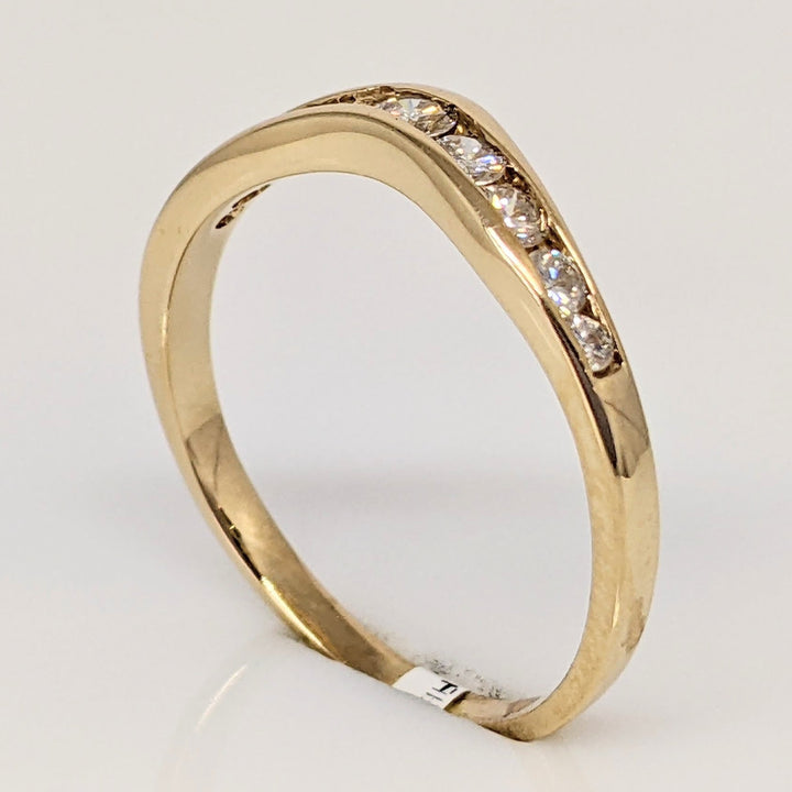 14K .37 CARAT TOTAL WEIGHT SI1-I1 I DIAMOND ROUND (9) V-CURVED ESTATE BAND 1.9 GRAMS