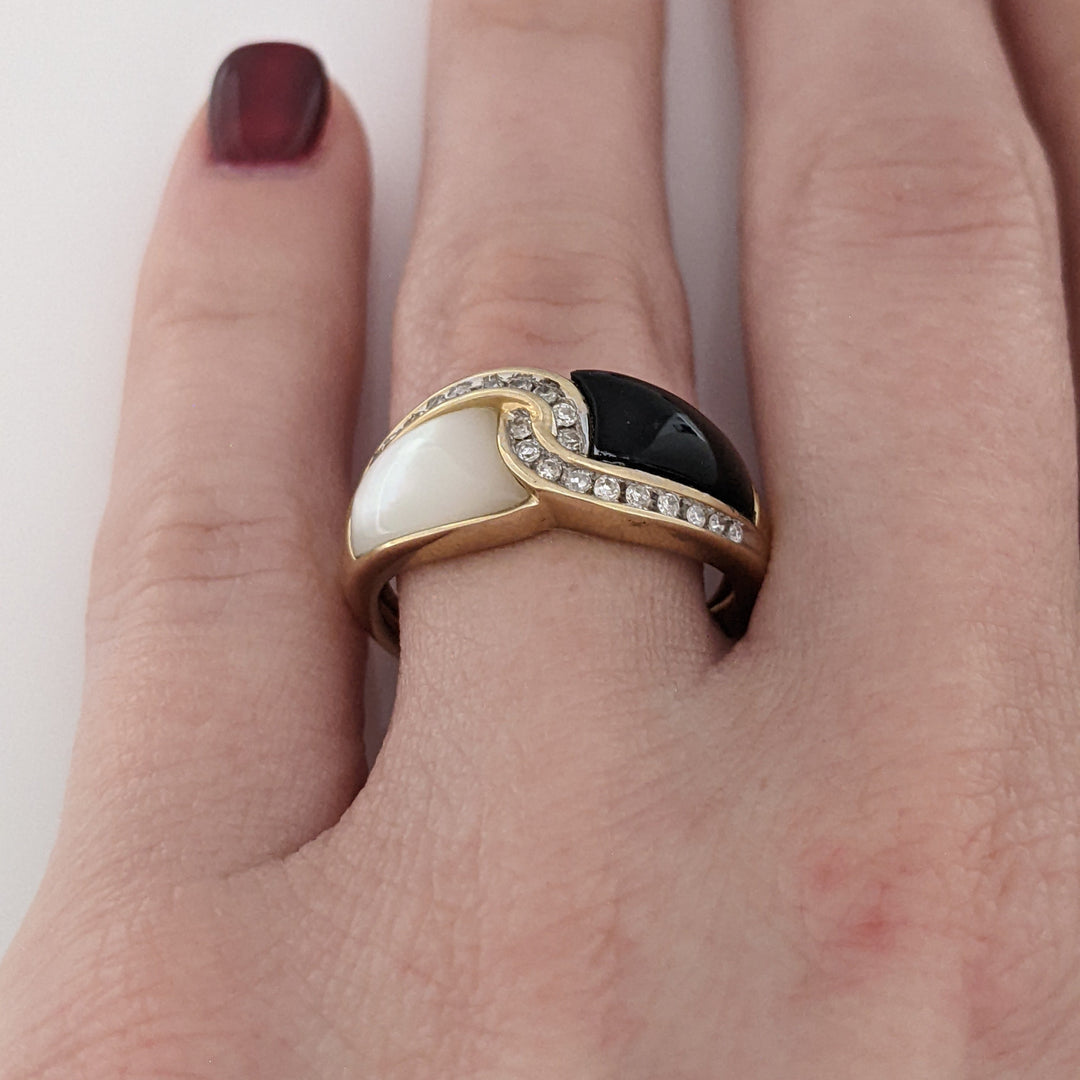 14K ONYX/ MOTHER OF PEARL WITH .10 DIAMOND TOTAL WEIGHT (20) ROUND ESTATE RING 4.8 GRAMS