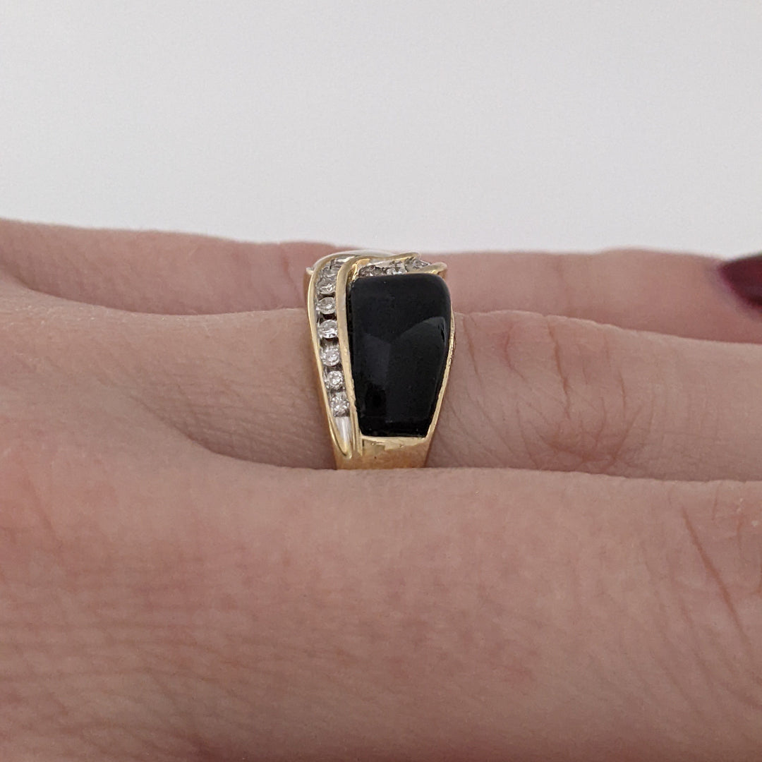 14K ONYX/ MOTHER OF PEARL WITH .10 DIAMOND TOTAL WEIGHT (20) ROUND ESTATE RING 4.8 GRAMS