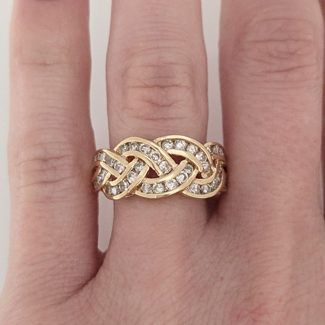 14K 1.02 CARAT TOTAL WEIGHT I1 I DIAMOND ROUND (41) CHANNEL TWISTED ESTATE BAND 4.2 GRAMS