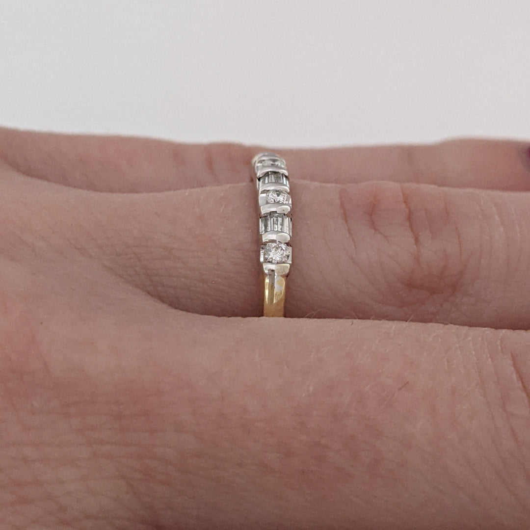 14K .29 CARAT TOTAL WEIGHT I1 H DIAMOND ROUND (4) BAGUETTE (9) ESTATE BAND 1.9 GRAMS