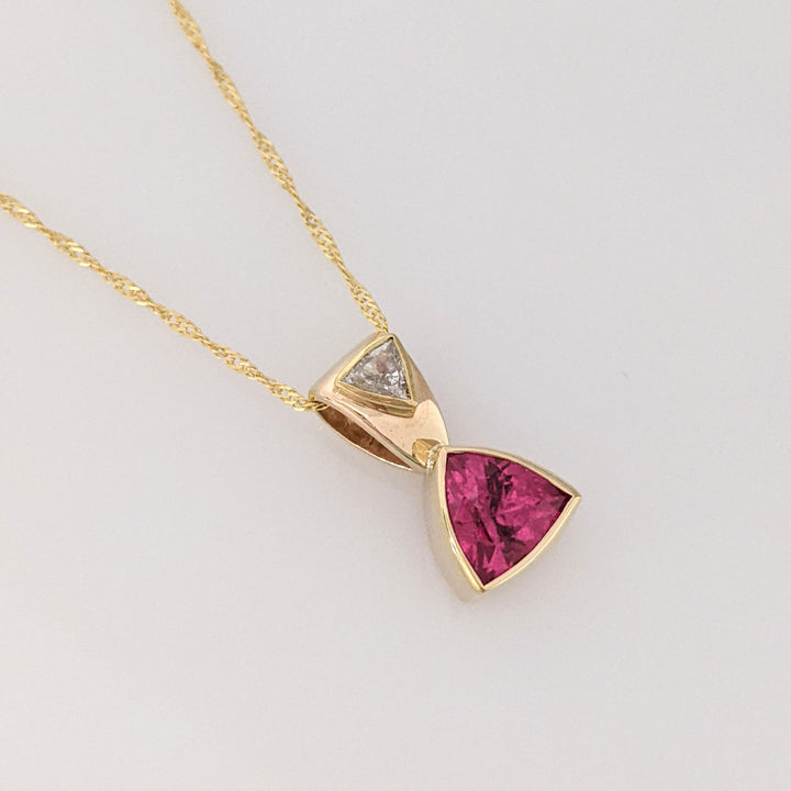 14K PINK TOURMALINE TRILLION CUT 7MM WITH .23 CARAT TOTAL DIAMOND TRILLION CUT BEZEL ESTATE PENDANT & CHAIN 3.8 GRAMS