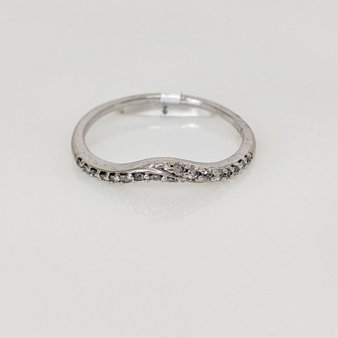 14K WHITE .16 CARAT TOTAL WEIGHT I1 I DIAMOND ROUND (18) ESTATE CURVED BAND 1.3 GRAMS