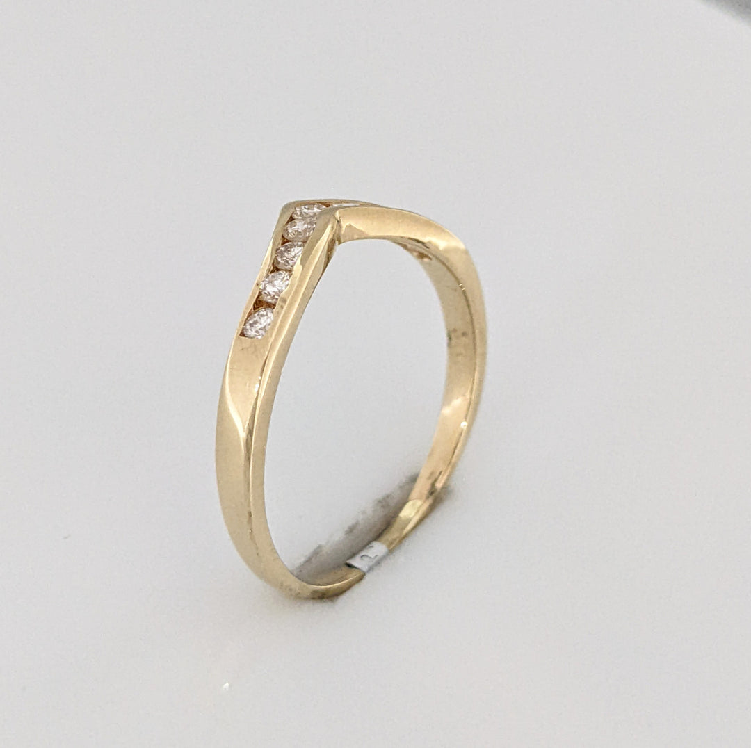 14K .23 CARAT TOTAL I1 I DIAMOND (9) CHANNEL ESTATE V-BAND 1.6 GRAMS