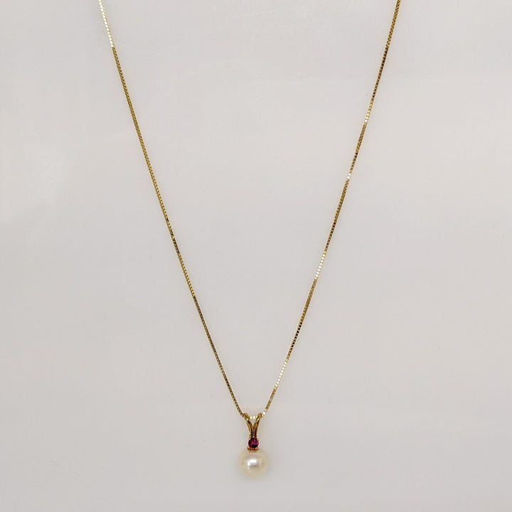 14K PEARL ROUND 5MM WITH 2MM RUBY ROUND ESTATE PENDANT & CHAIN 1.8 GRAMS