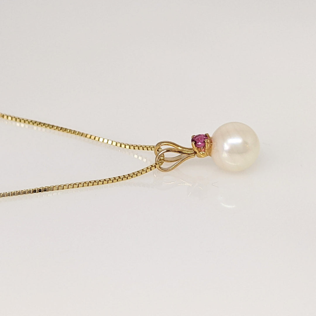 14K PEARL ROUND 5MM WITH 2MM RUBY ROUND ESTATE PENDANT & CHAIN 1.8 GRAMS